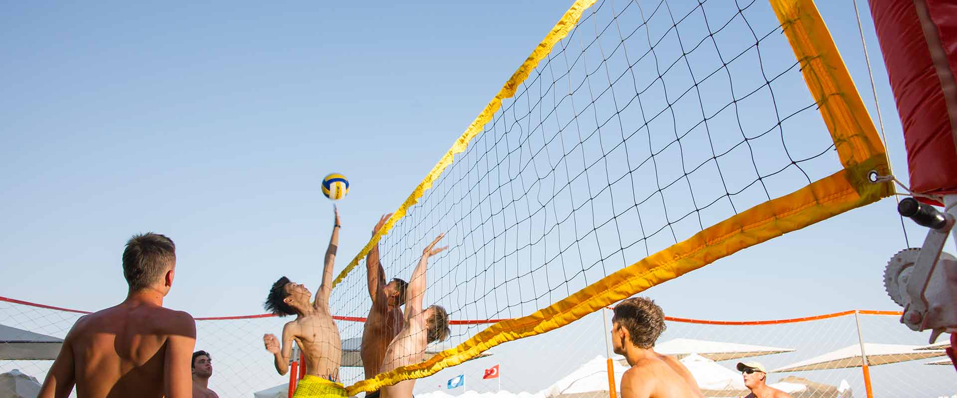 slide-vollyball